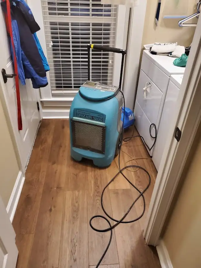 Commercial dehumidifier deployed for Flood Damage Cleanup in Altamonte Springs